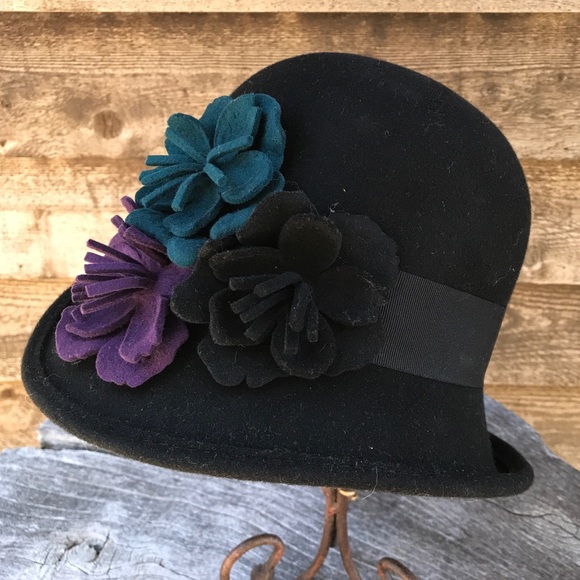 Ladies Scala Black Felt Cloche Hat with Flowers - Picture 2 of 4